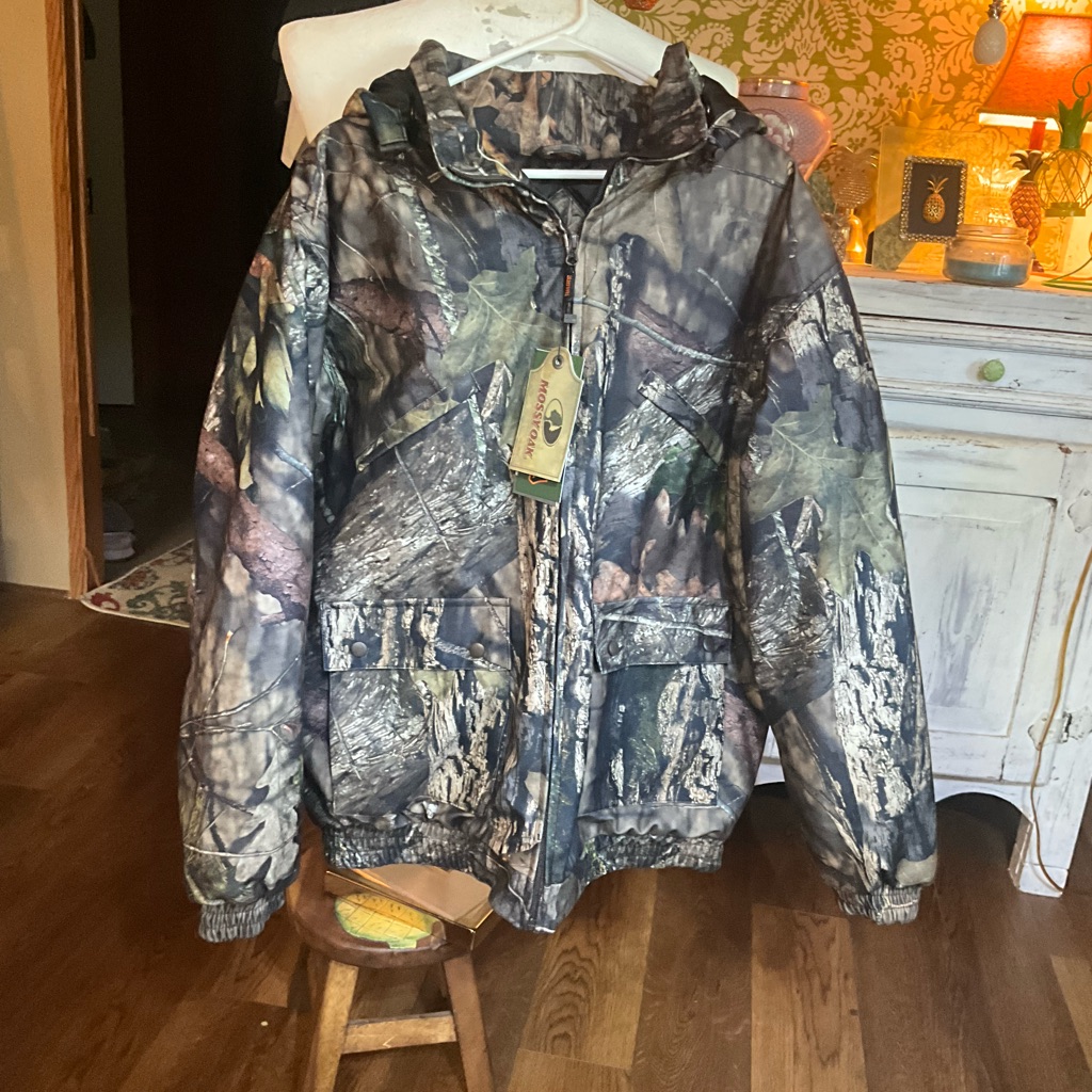 Nwt Men’s Large Mossy Oak/Trail Crest Hooded Camo Jacket